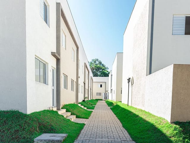 Casa 2 quartos e 2 banheiros, à venda, no bairro Parque Rincão em Cotia