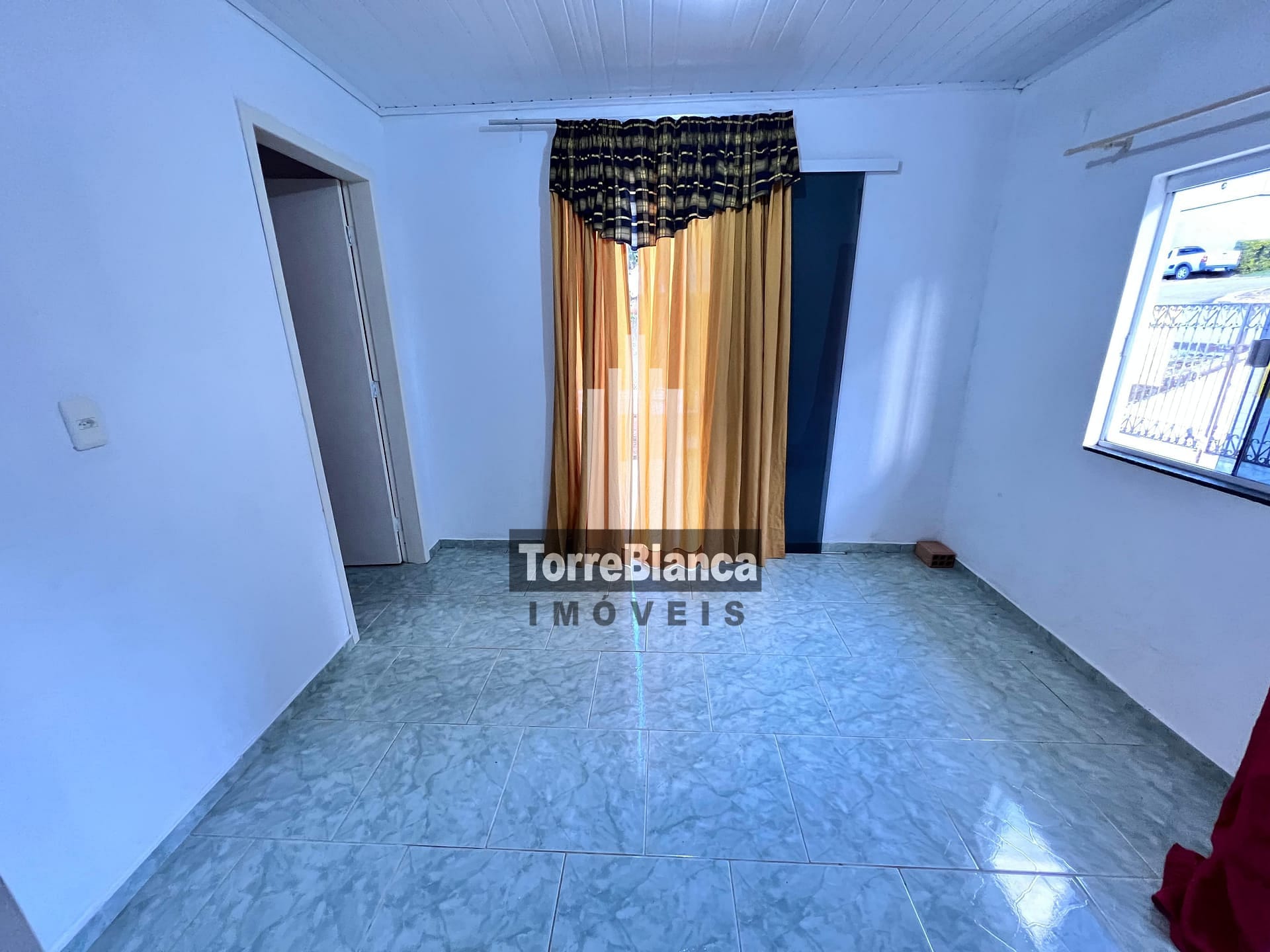 Casa à venda e aluguel com 2 quartos, 70m² - Foto 2