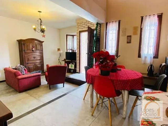 Casa com 247m² 3 quartos e 4 banheiros, à venda, no bairro Alvinópolis em Atibaia