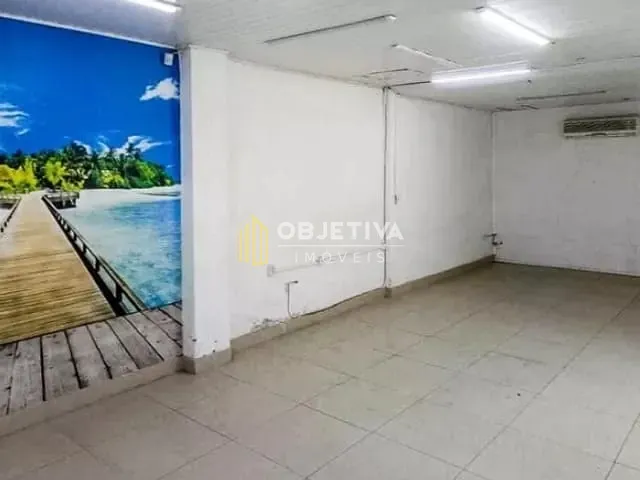 Casa 2 quartos e 3 banheiros, para alugar, no bairro Menino Deus em Porto Alegre