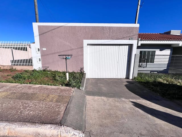 *EM NEGOCIAÇÃO* Casa, Locação, 2 quartos, 2 vagas de garagem, 70 m², Quintal Amplo - Neves.