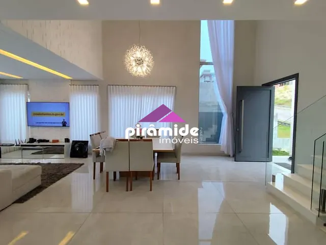 Casa com 252m² 3 quartos e 5 banheiros, à venda, no bairro Condomínio Residencial Mantiqueira em São José dos Campos