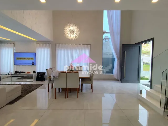 Casa com 252m² 3 quartos e 5 banheiros, à venda, no bairro Condomínio Residencial Mantiqueira em São José dos Campos