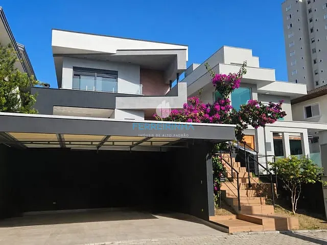 Casa com 256m² 3 quartos e 3 banheiros, à venda, no bairro Urbanova em São José dos Campos