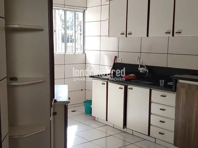 Casa com 318m² 3 quartos e 2 banheiros, à venda, no bairro Hedy em Londrina