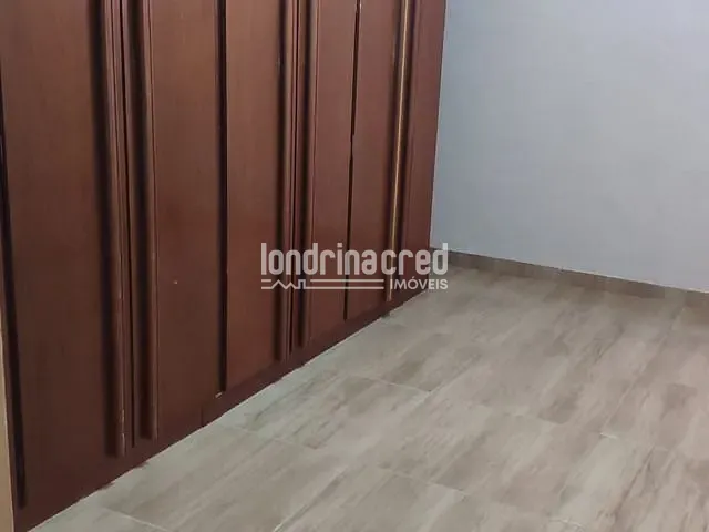 Casa com 318m² 3 quartos e 2 banheiros, à venda, no bairro Hedy em Londrina