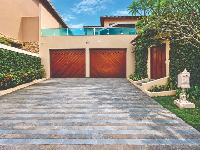 Casa com 479m² 4 quartos e 6 banheiros, à venda, no bairro Terras do Madeira em Carapicuíba
