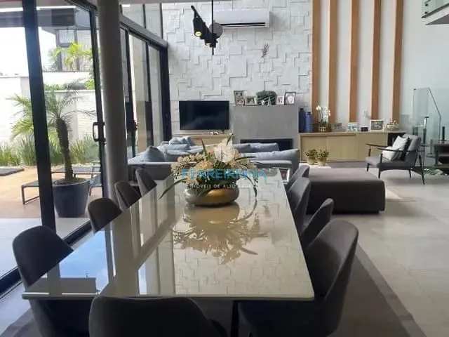 Casa com 450m² 5 quartos e 6 banheiros, à venda, no bairro Condomínio Residencial Alphaville em São José dos Campos