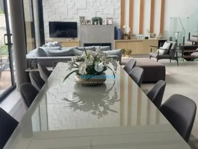 Casa com 450m² 5 quartos e 6 banheiros, à venda, no bairro Condomínio Residencial Alphaville em São José dos Campos
