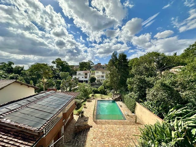 Casa com 1053m² 5 quartos e 6 banheiros, à venda ou para alugar, no bairro Parque Dom Henrique em Cotia