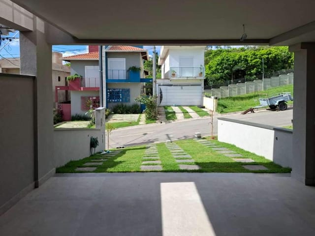 Casa com 137m² 3 quartos e 3 banheiros, à venda, no bairro Das Pedras em Cotia