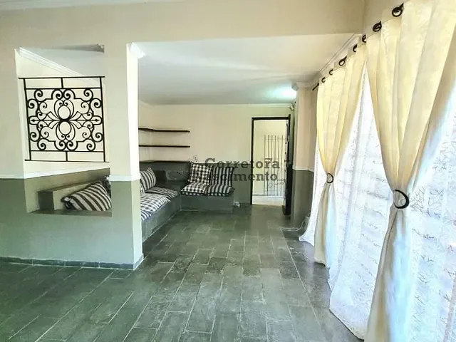 Casa com 195m² 2 quartos e 2 banheiros, à venda, no bairro Jardim Siesta em Jacareí