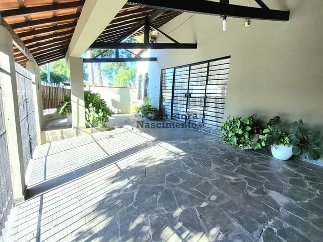 Casa com 195m² 2 quartos e 2 banheiros, à venda, no bairro Jardim Siesta em Jacareí