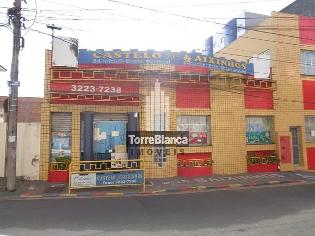 Casa com 600m², para alugar, no bairro Centro em Ponta Grossa