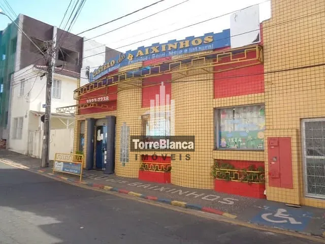 Casa com 600m², para alugar, no bairro Centro em Ponta Grossa