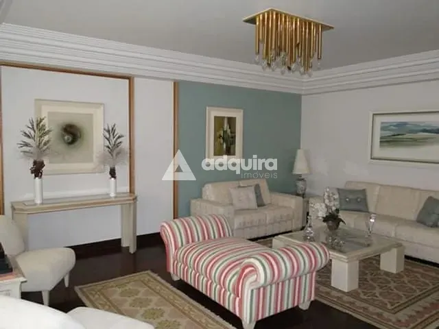 Casa com 689m², à venda, no bairro Centro em Ponta Grossa