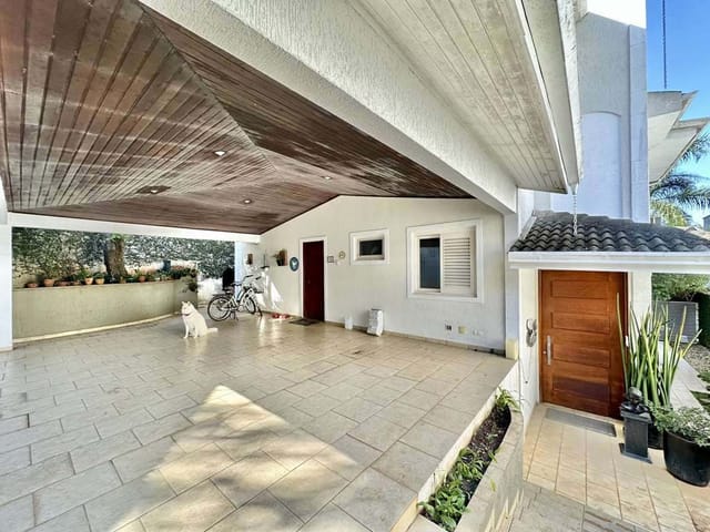 Casa com 828m² 4 quartos e 5 banheiros, à venda, no bairro Vila Santo Antônio em Cotia