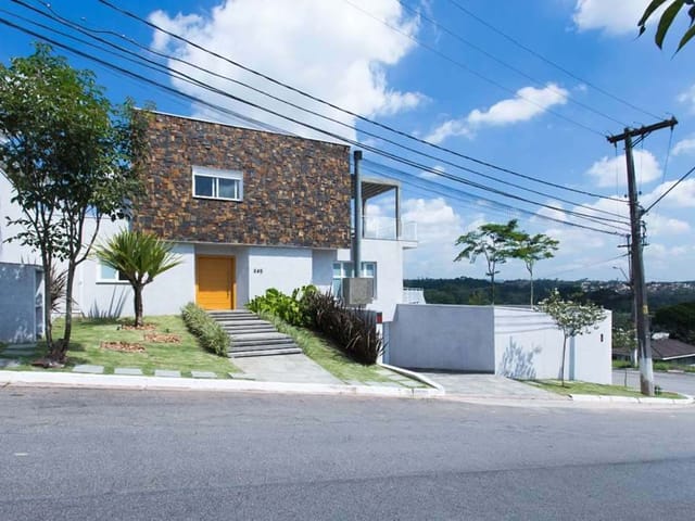 Casa com 710m² 4 quartos e 5 banheiros, à venda, no bairro São Paulo II em Cotia