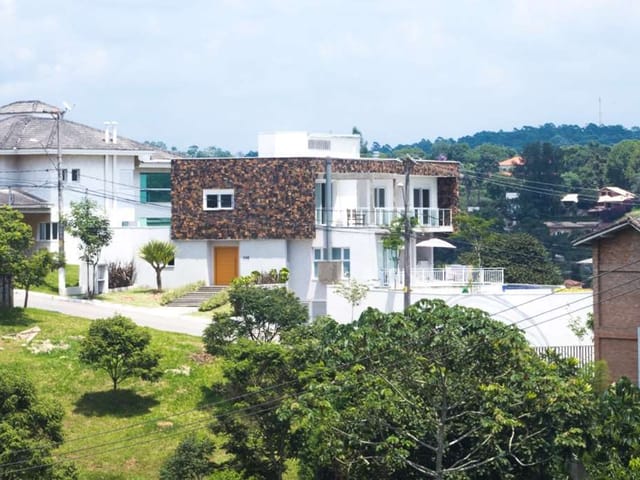 Casa com 710m² 4 quartos e 5 banheiros, à venda, no bairro São Paulo II em Cotia