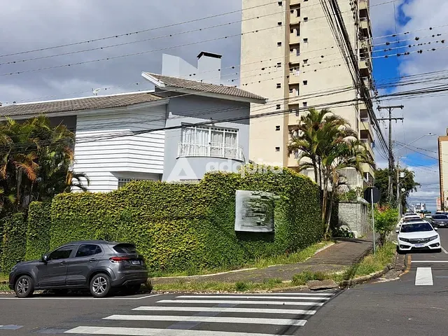 Casa 4 quartos e 4 banheiros, à venda ou para alugar, no bairro Centro em Ponta Grossa