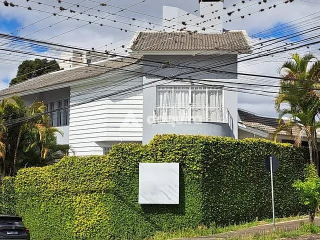 Casa 4 quartos e 4 banheiros, à venda ou para alugar, no bairro Centro em Ponta Grossa