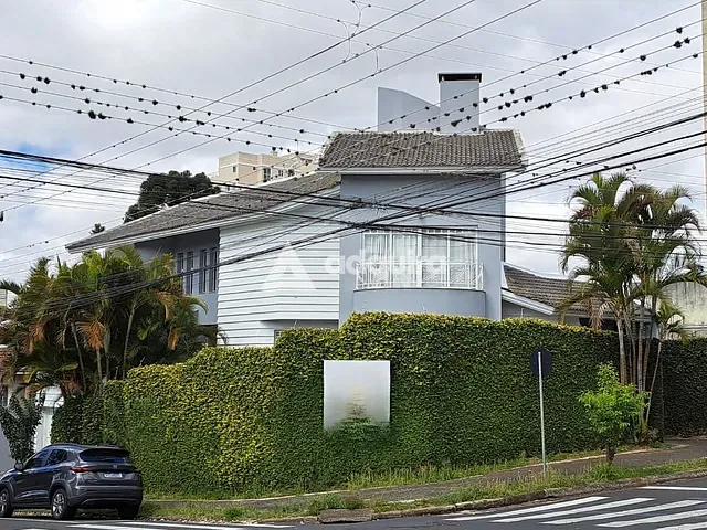 Casa 4 quartos e 4 banheiros, à venda ou para alugar, no bairro Centro em Ponta Grossa