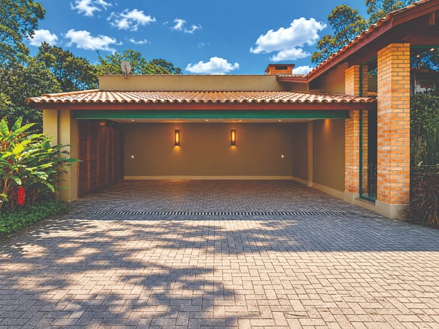 Casa com 823m² 4 quartos e 5 banheiros, à venda, no bairro Jardim Indaiá em Embu das Artes