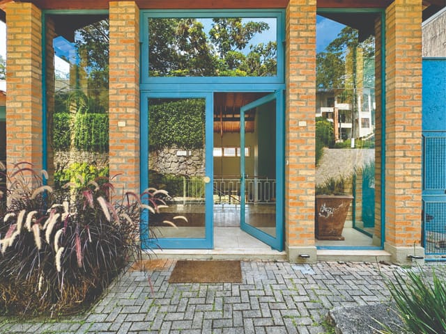 Casa com 823m² 4 quartos e 5 banheiros, à venda, no bairro Jardim Indaiá em Embu das Artes