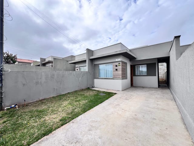 *EM NEGOCIAÇÃO* Locação - Casa com 3 quartos, 2 vagas de garagem, Quintal Amplo, Jardim Veneza, Uvaranas.