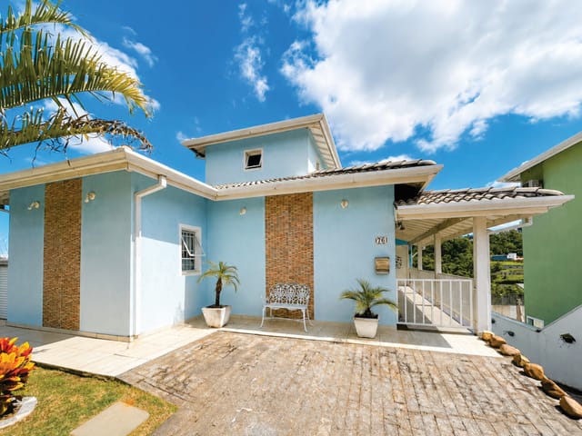 Casa com 370m² 3 quartos e 4 banheiros, à venda, no bairro Residencial dos Lagos em Cotia