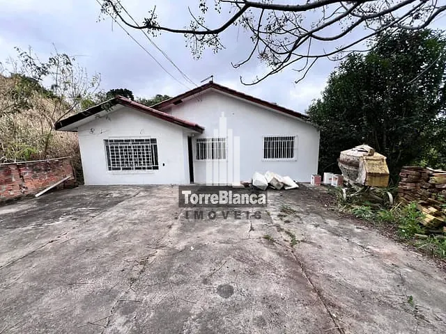 Casa com 784m² 4 quartos e 2 banheiros, à venda, no bairro Uvaranas em Ponta Grossa