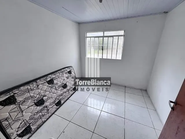 Casa com 784m² 4 quartos e 2 banheiros, à venda, no bairro Uvaranas em Ponta Grossa