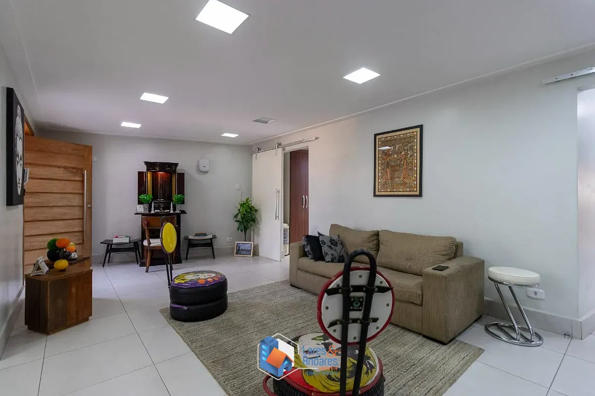 Casa, 3 quartos, 220 m² - Foto 1
