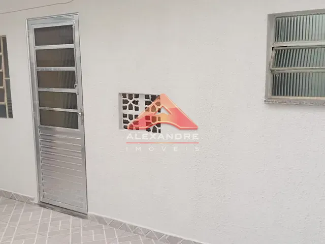 Casa com 250m² 1 quarto e 1 banheiro, para alugar, no bairro Jardim Ismênia em São José dos Campos