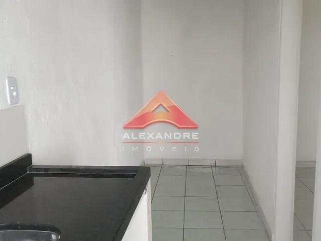 Casa com 250m² 1 quarto e 1 banheiro, para alugar, no bairro Jardim Ismênia em São José dos Campos