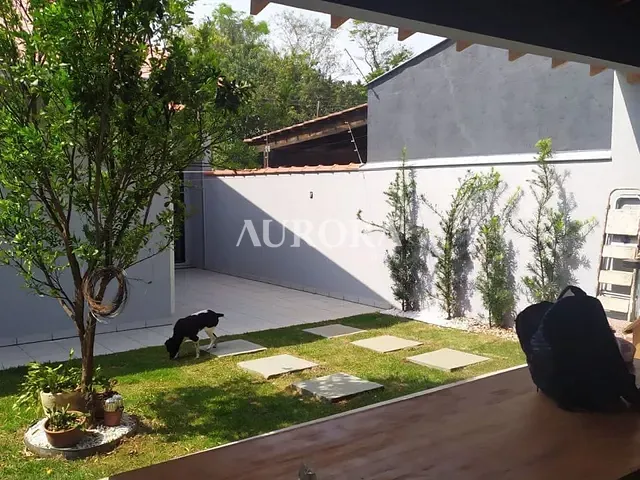 Casa com 200m² 3 quartos e 3 banheiros, à venda, no bairro Jardim Guararapes em Londrina