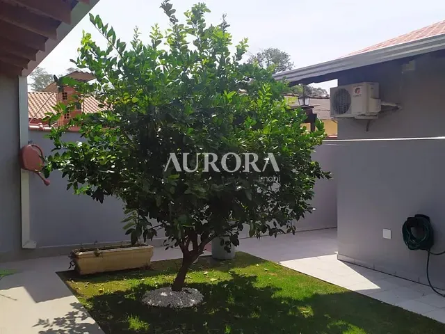 Casa com 200m² 3 quartos e 3 banheiros, à venda, no bairro Jardim Guararapes em Londrina