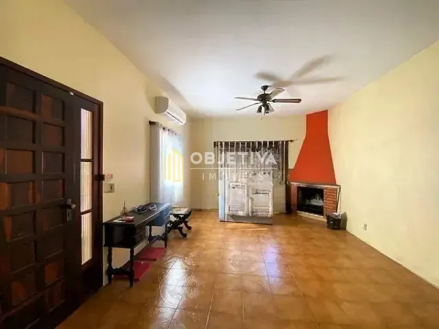 Casa 3 quartos e 4 banheiros, para alugar, no bairro Petrópolis em Porto Alegre