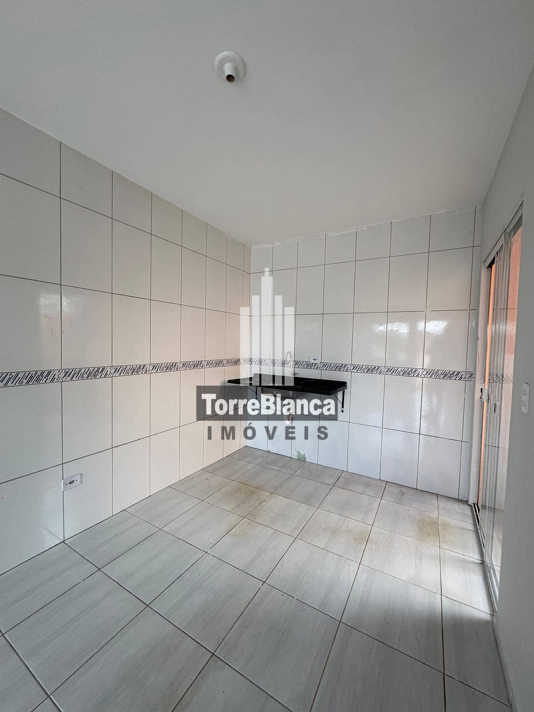 Casa à venda com 2 quartos, 45m² - Foto 4