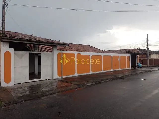 Casa 3 quartos e 2 banheiros, à venda, no bairro Conjunto Residencial Araretama em Pindamonhangaba