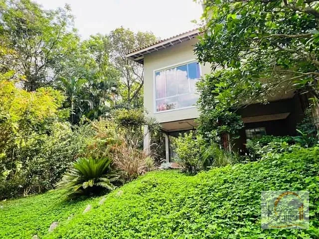 Casa com 669m² 1 quarto e 2 banheiros, à venda, no bairro Alpes de Atibaia em Atibaia