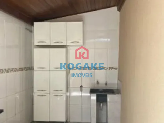 Casa 3 quartos e 2 banheiros, à venda, no bairro Jardim das Indústrias em São José dos Campos