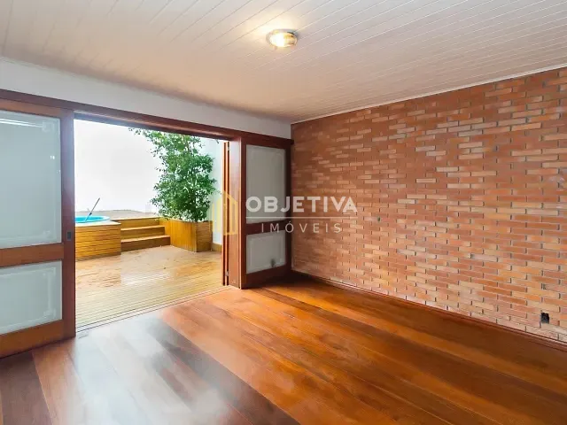 Casa 3 quartos e 3 banheiros, à venda, no bairro Santana em Porto Alegre