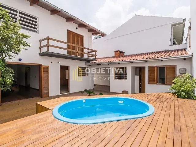 Casa 3 quartos e 3 banheiros, à venda, no bairro Santana em Porto Alegre