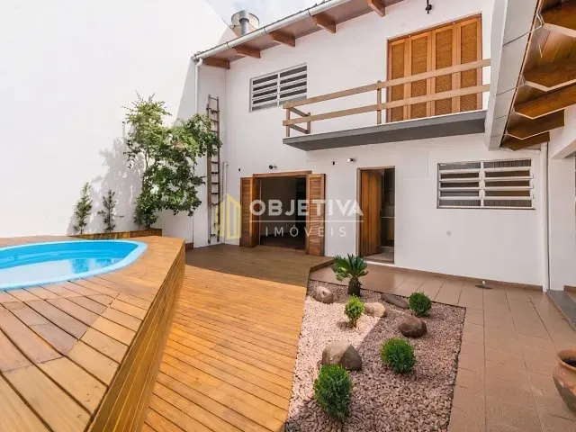 Casa 3 quartos e 3 banheiros, à venda, no bairro Santana em Porto Alegre