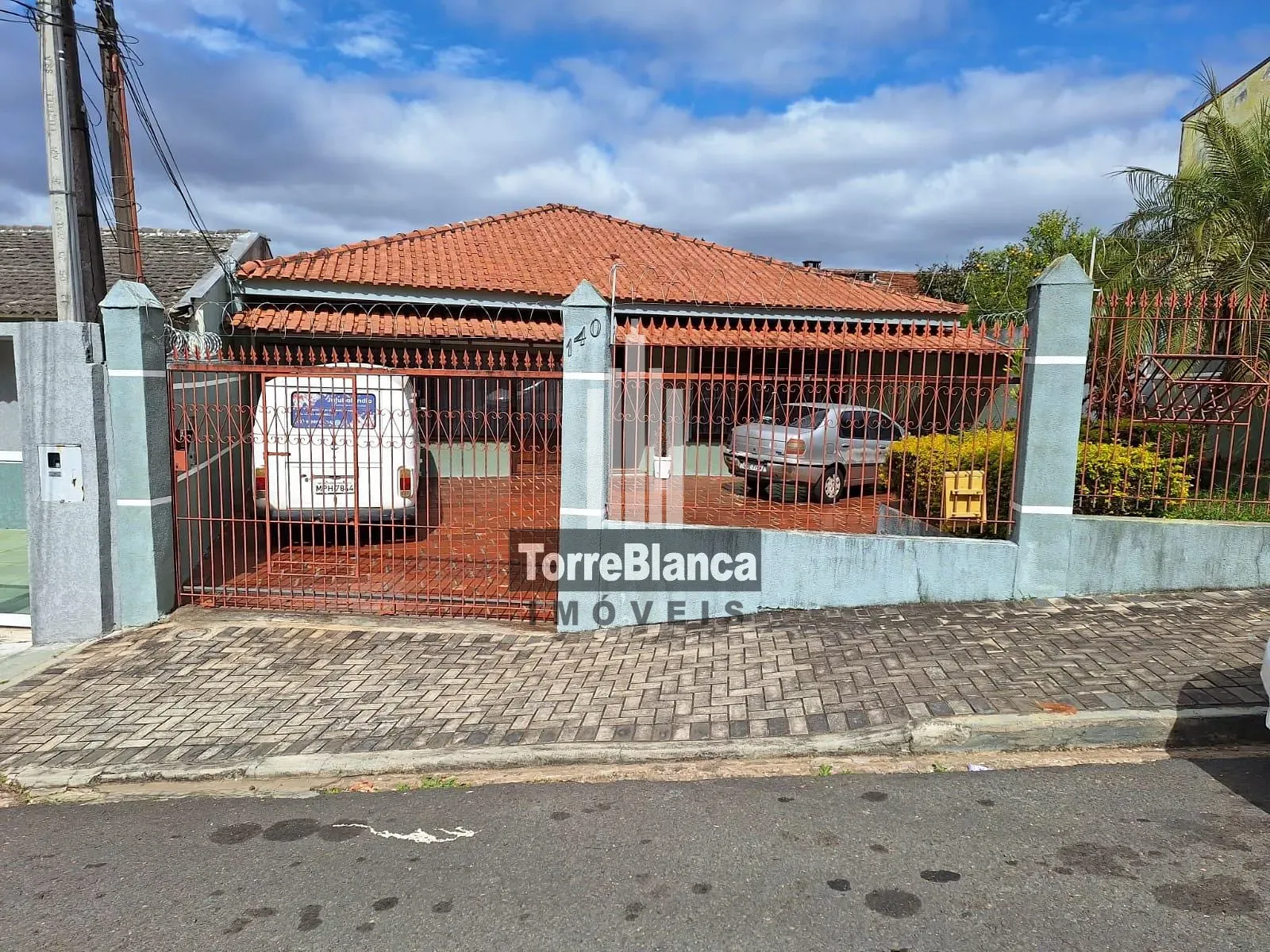 Casa, 4 quartos, 232 m² - Foto 1