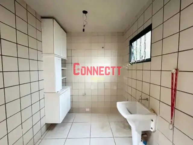 Casa com 250m² 3 quartos e 2 banheiros, à venda, no bairro República em Ribeirão Preto