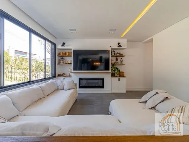 Casa com 1000m² 3 quartos e 5 banheiros, à venda, no bairro Fazenda Santana I em Atibaia