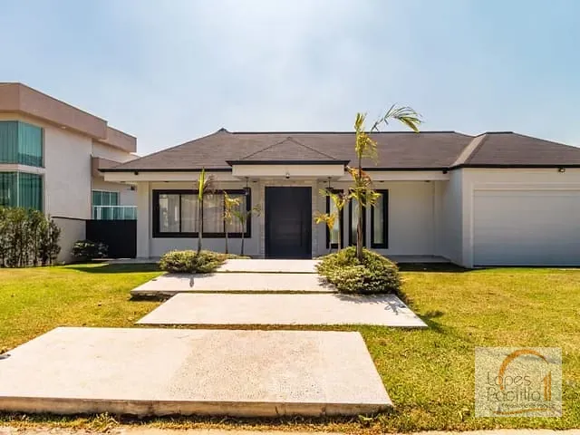 Casa com 1000m² 3 quartos e 5 banheiros, à venda, no bairro Fazenda Santana I em Atibaia