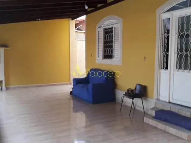 Casa com 250m² 3 quartos e 2 banheiros, à venda, no bairro Residencial Comercial Cidade Vista Alegre em Pindamonhangaba
